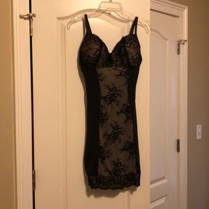 Slip shapewear with bra